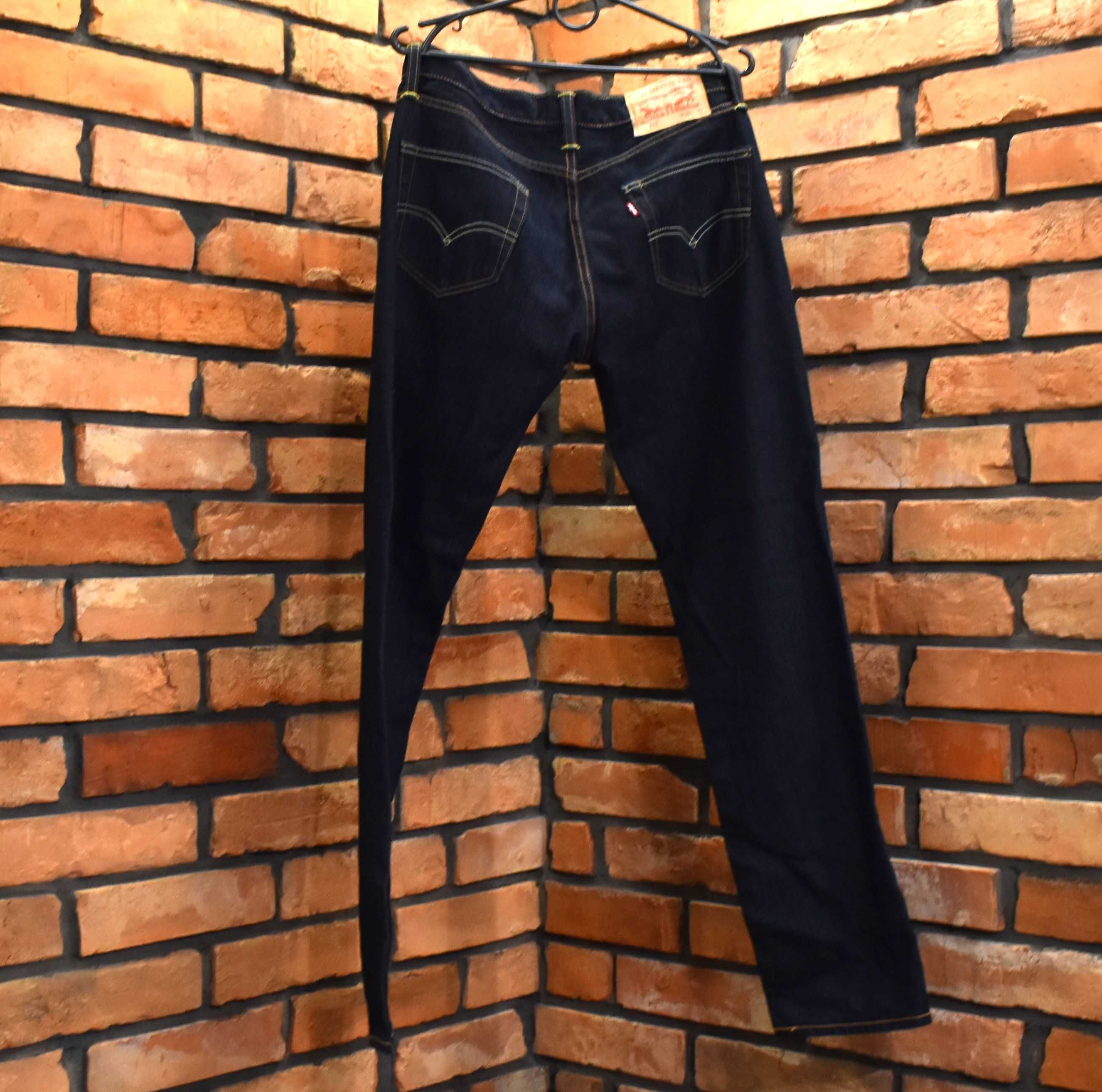 Levi's 511 granatowe spodnie jeansy oryginał jak nowe W30 L30