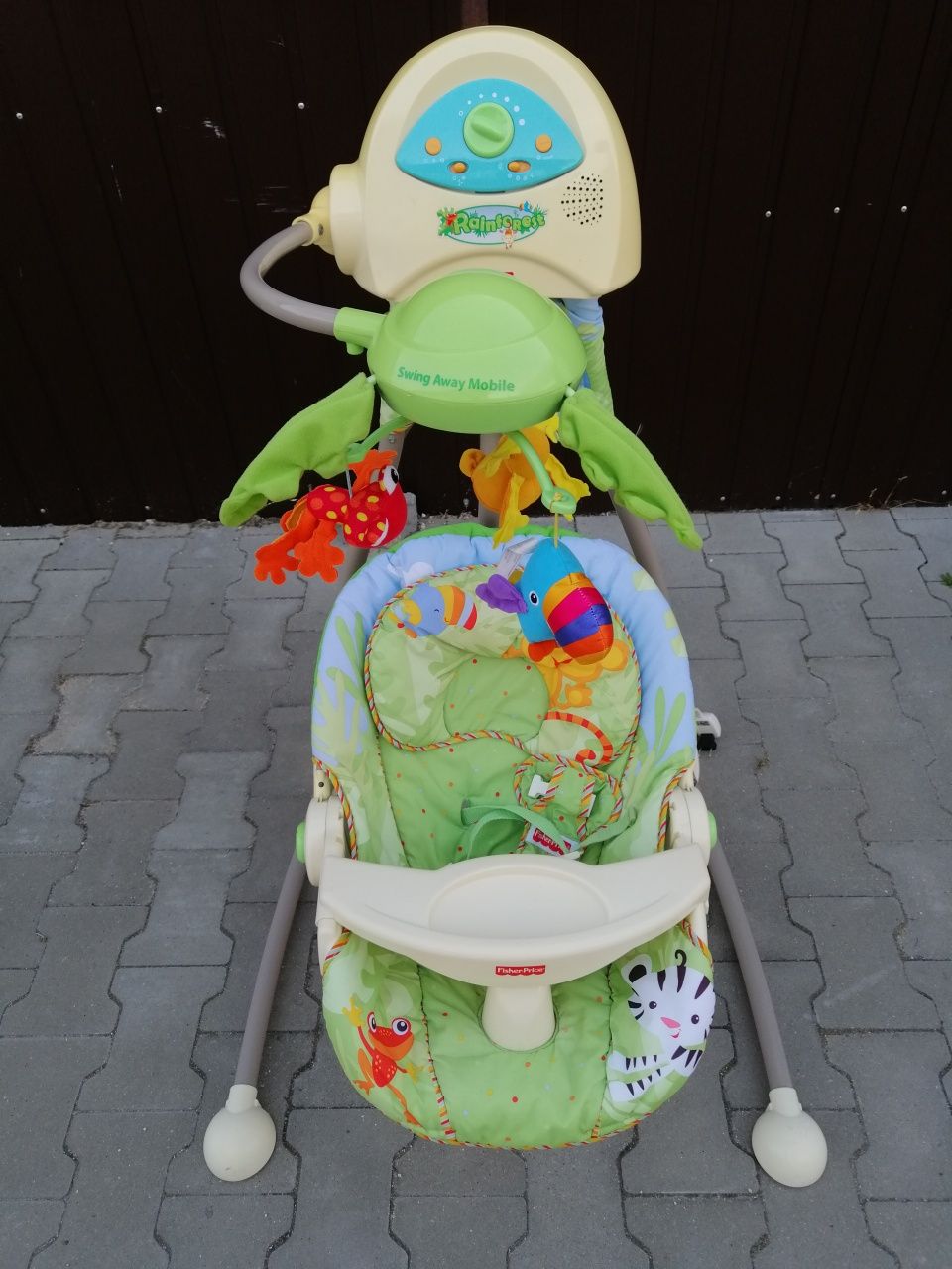 Sprzedam huśtawkę firmy fisher price 
Fisher Price
Kołysze się przód t