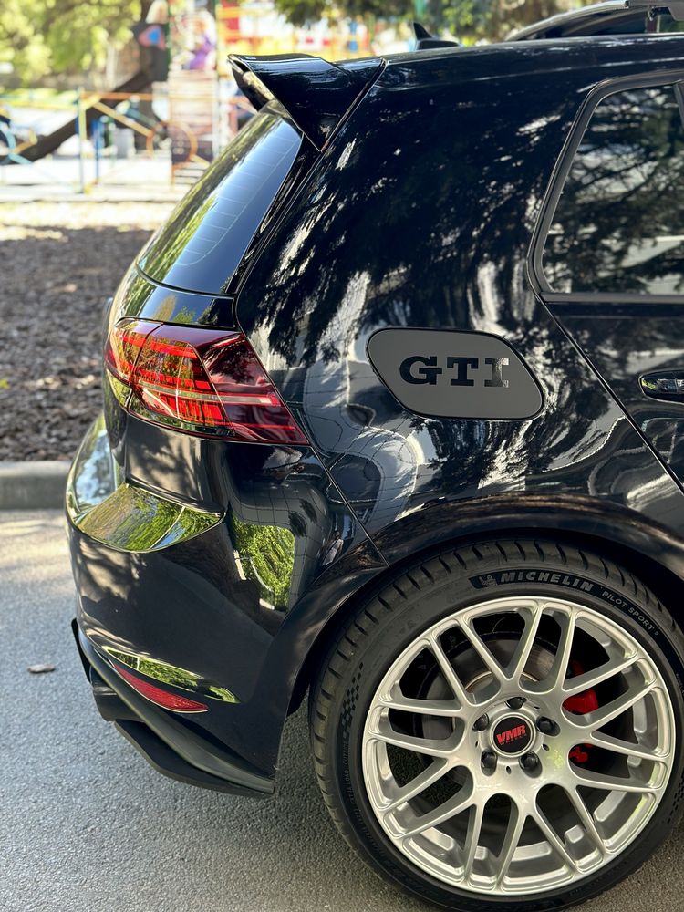 Volkswagen Golf GTI