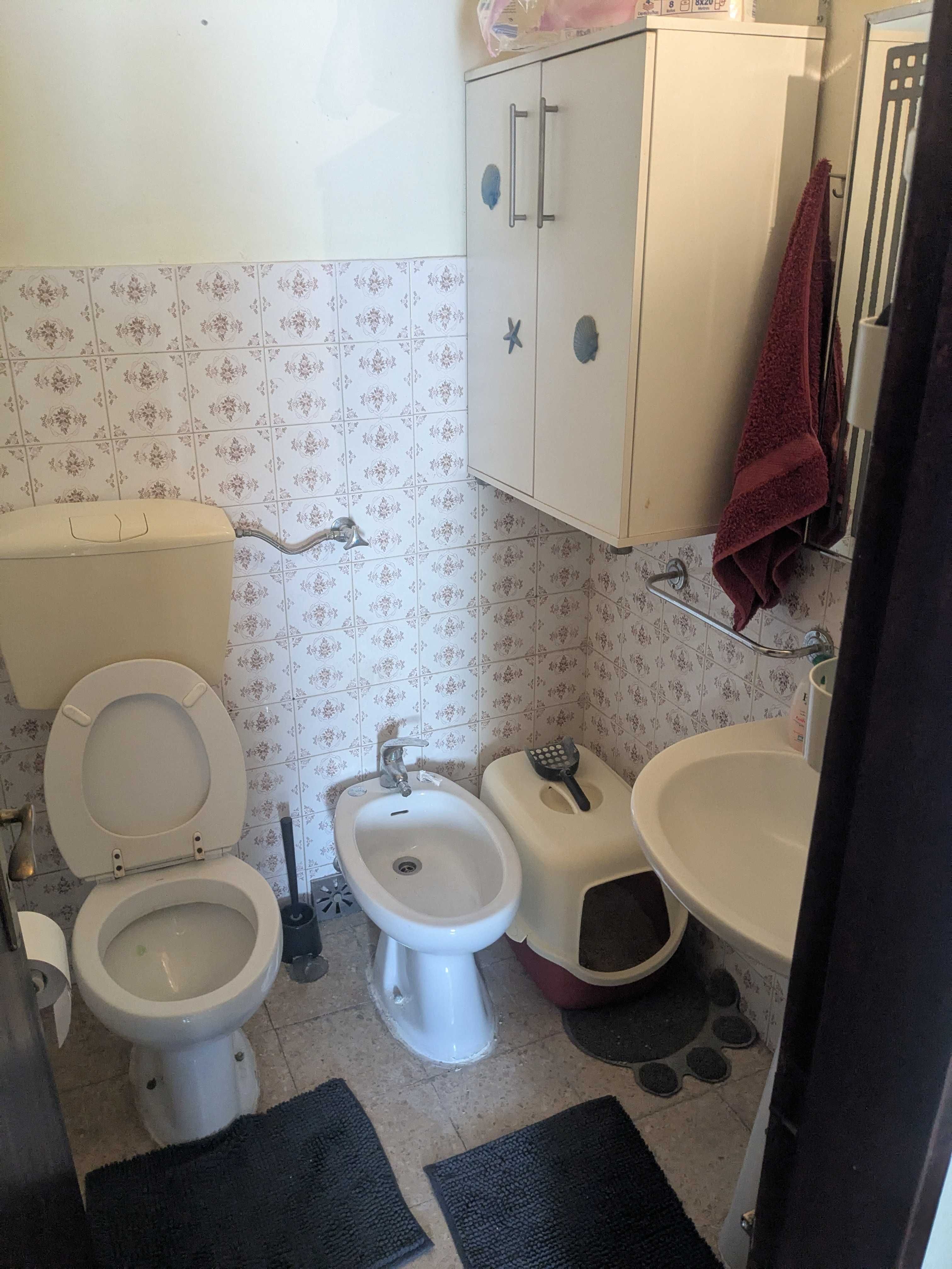 Quarto para arrendar Linda a Velha