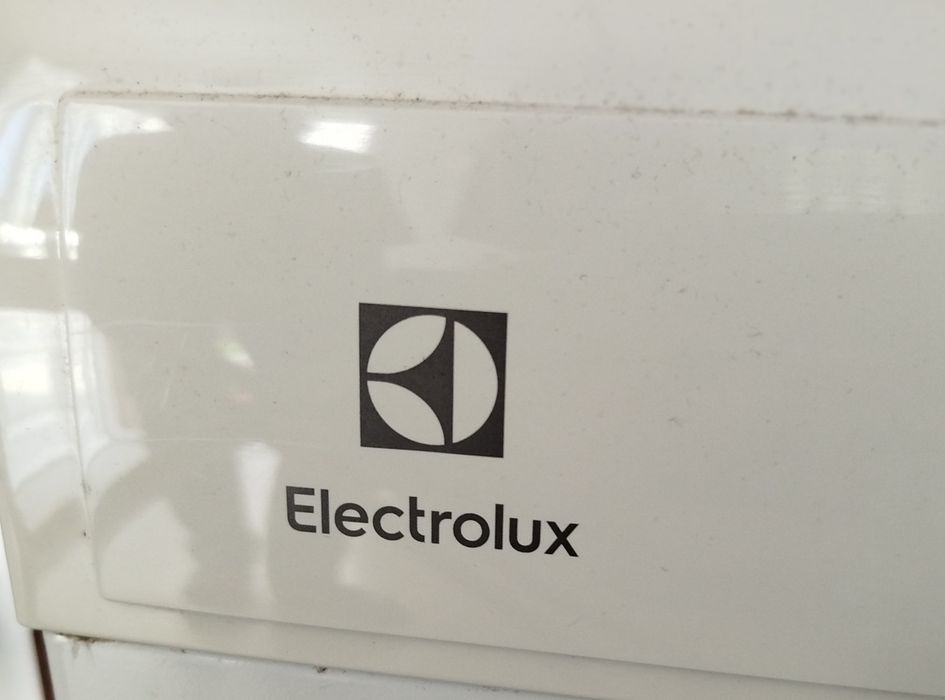 Máquina lavar loiça Electrolux Mod: ESF 5201 LOW, como nova.