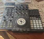 Vendo kontrol x1 e F1 e duas placas de dj e mesa de ibiza