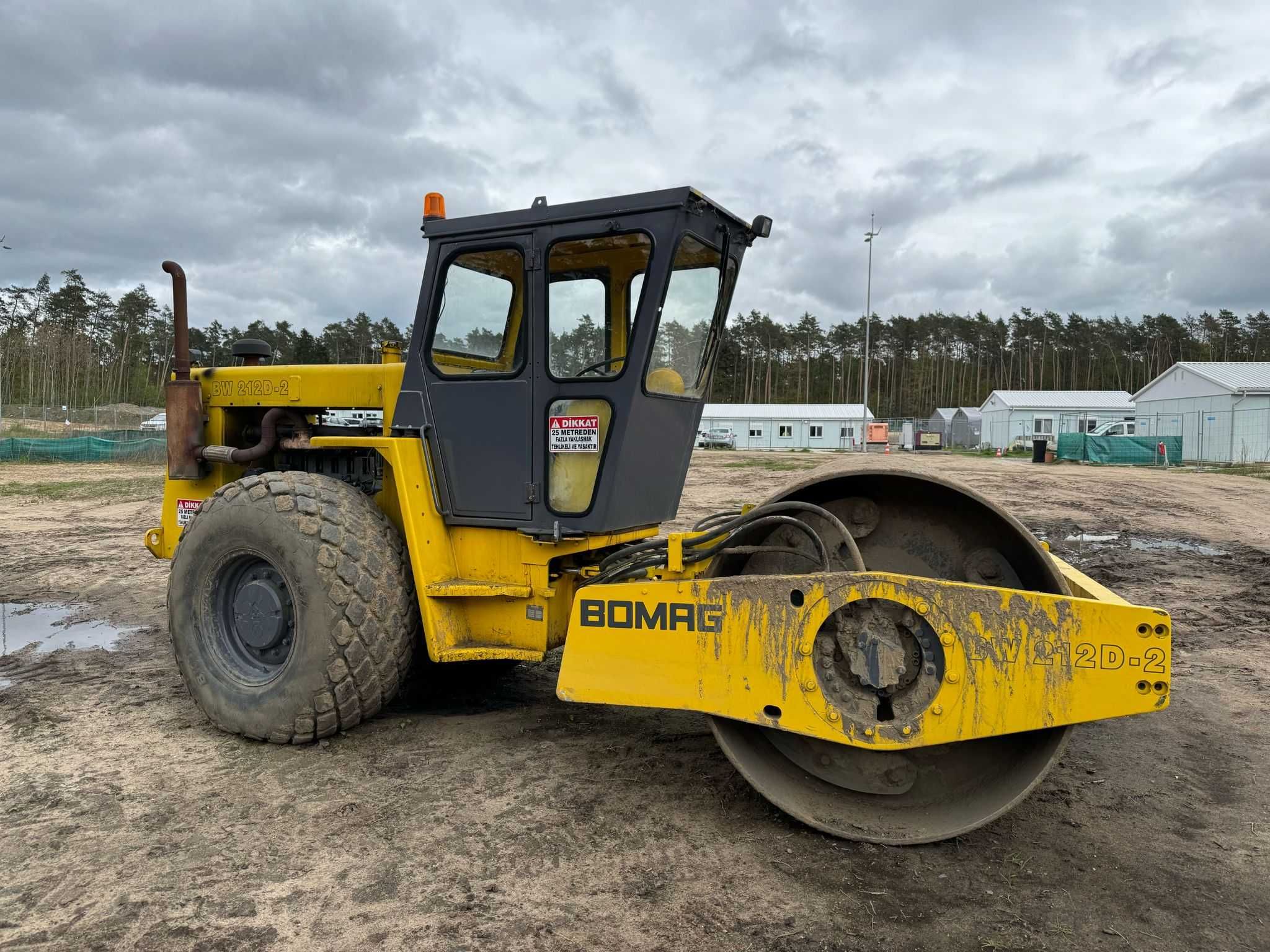 Walec BOMAG BW 212D-2