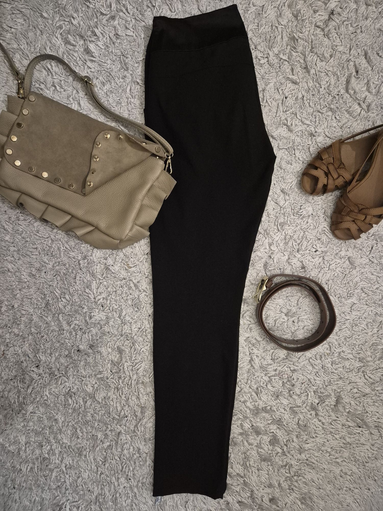 Czarne spodnie Zara Basic #kieszenie #suwak