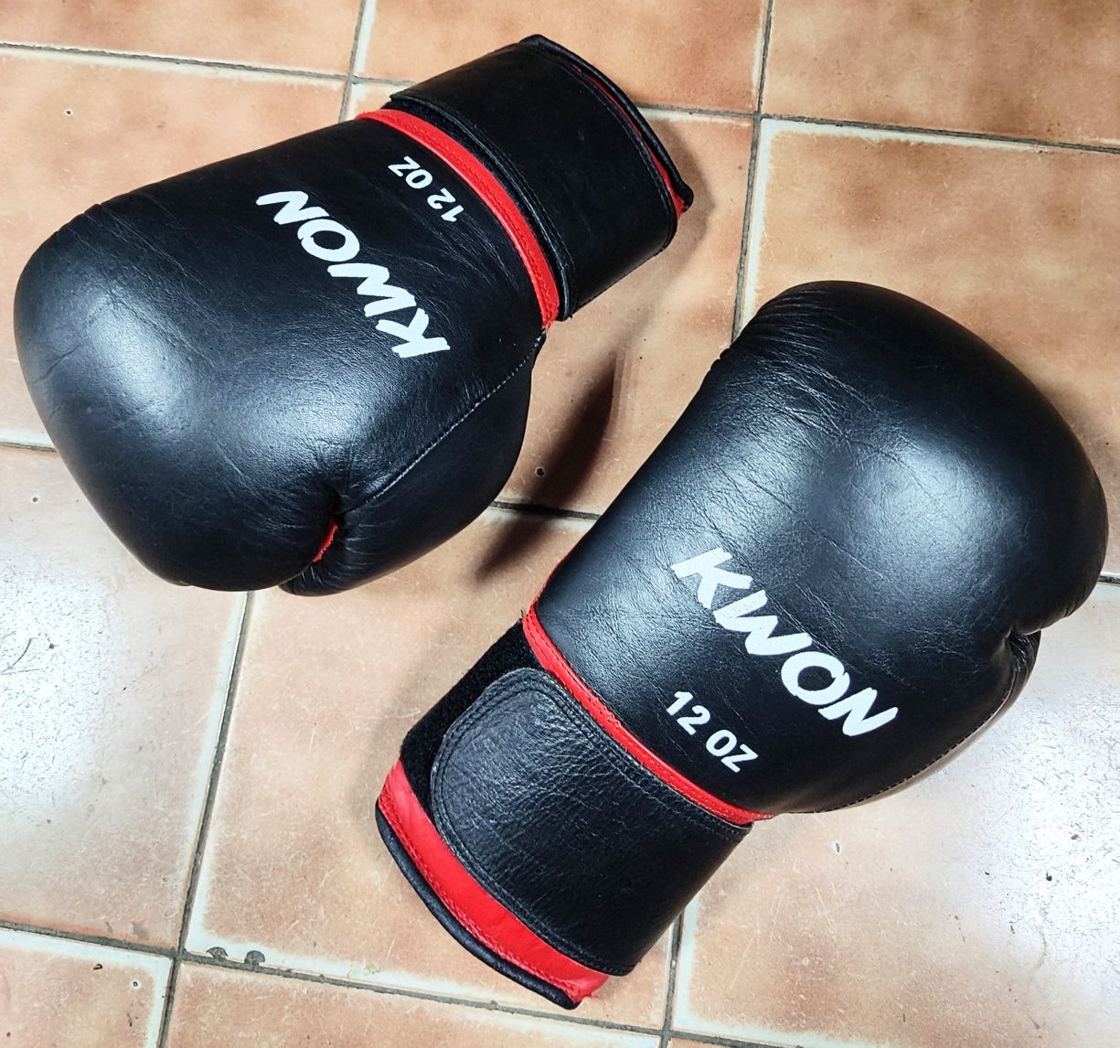 Перчатки боксерские KWON Knocking кожаные 12oz.