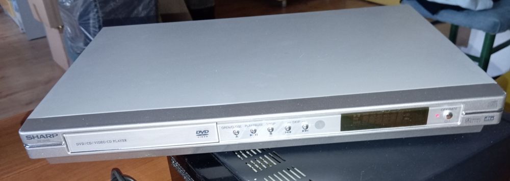 Odtwarzacz DVD Sharp DV Sv08s