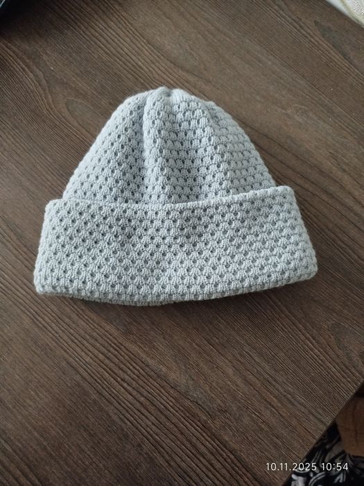 Шарфы, манишки, шапка.