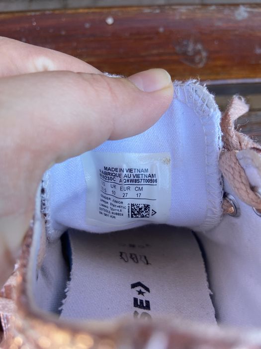 Продам кеди дитячі Convers