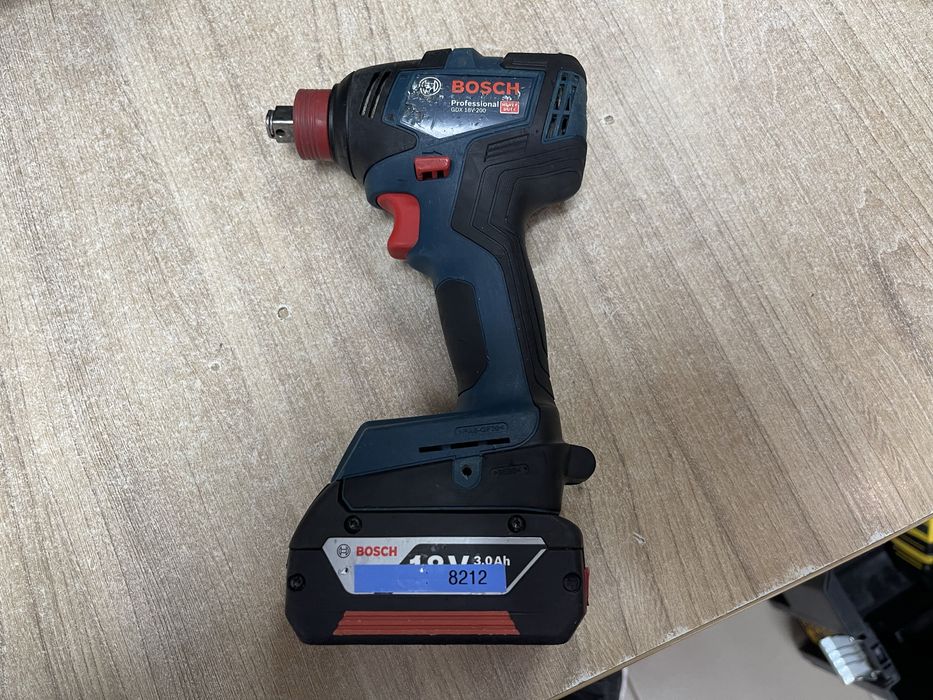 Bosch GDX 18V-200 / акумуляторний гайковерт-імпакт Бош