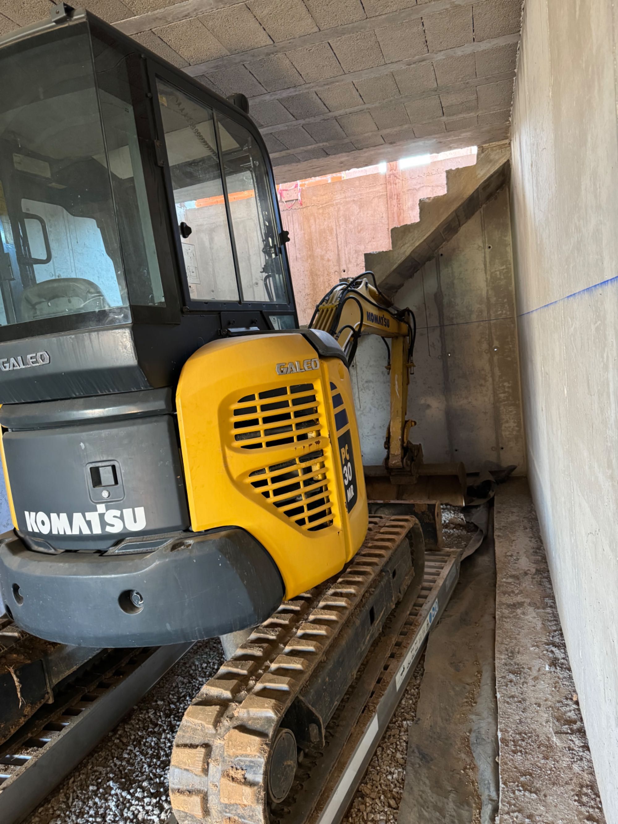 Komatsu pc30 mr2
