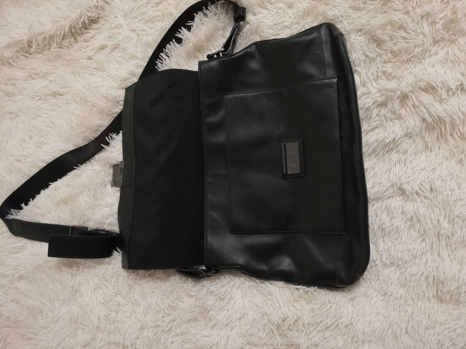 torba Calvin Klein teczka aktówka Calvin Klein mieści A4 czarna