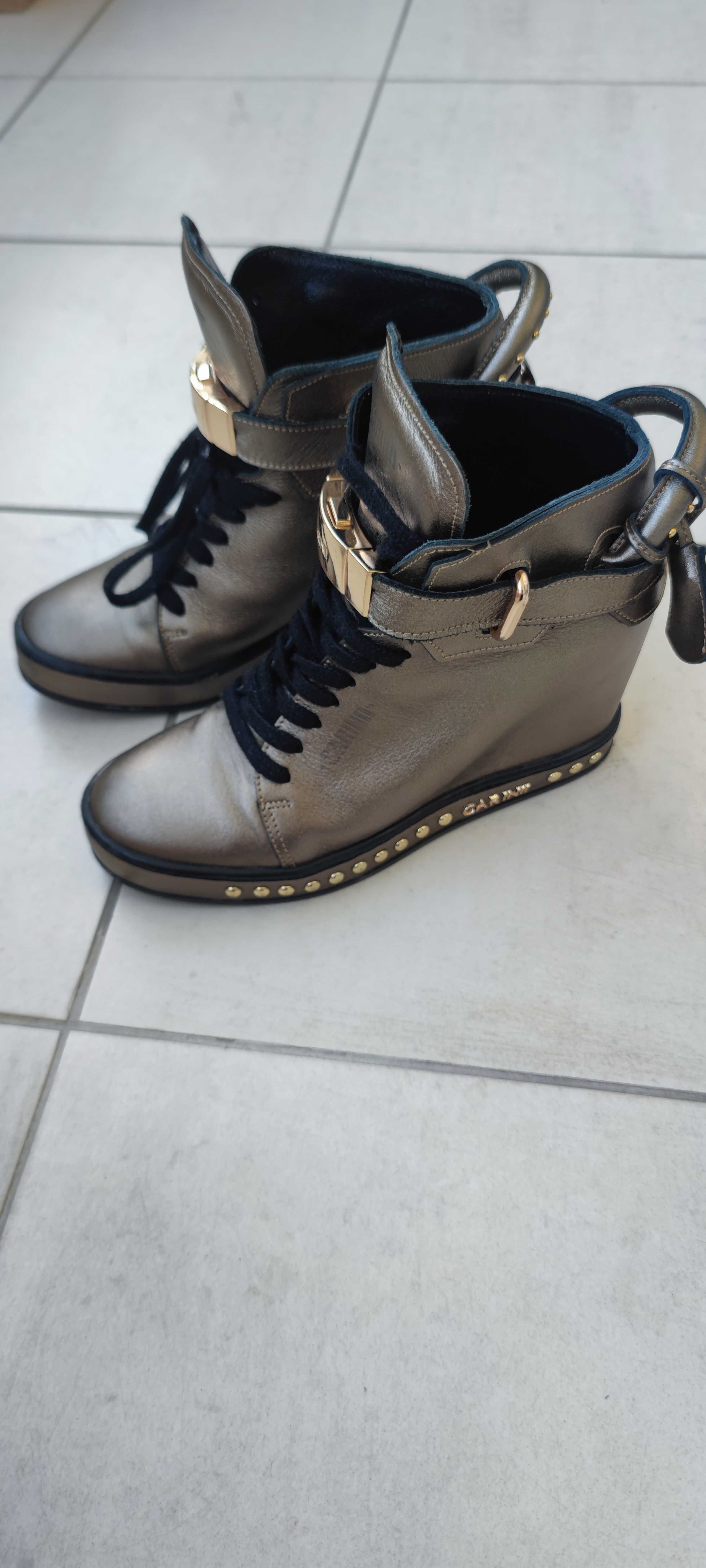 Sneakersy Carinii 37