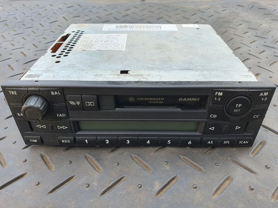 VOLKSWAGEN RADIOODTWARZACZ RADIO FABRYCZNE GAMMA V NA KASETY 1J0035186D VW PASSAT B5 GOLF IV BORA SHARAN LUPO POLO