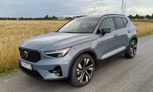 Volvo XC 40 VOLVO XC40 B5 PLUS DARK, 2023r, 2.0, 250KM + 14 silnik elektryczny