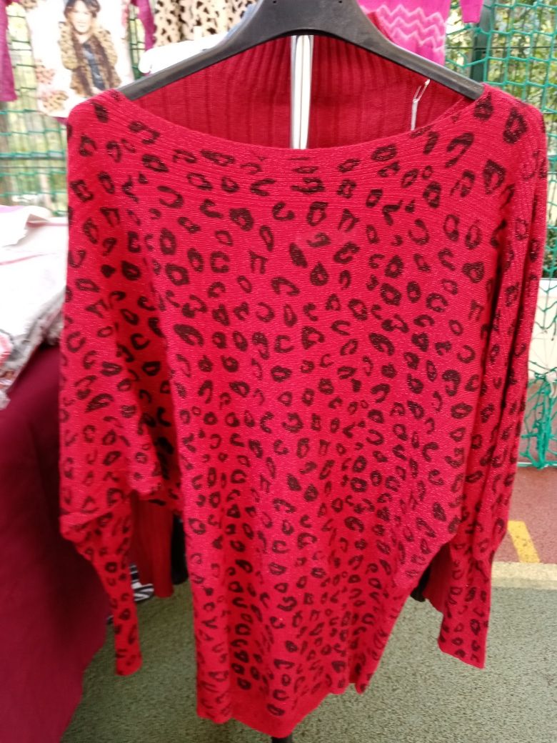 Blusas animal printer novas. Tamanho unico.
