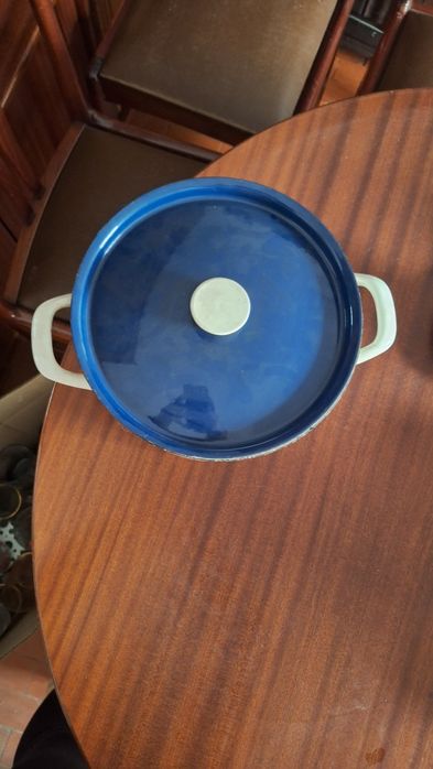 Panela grande em ferro