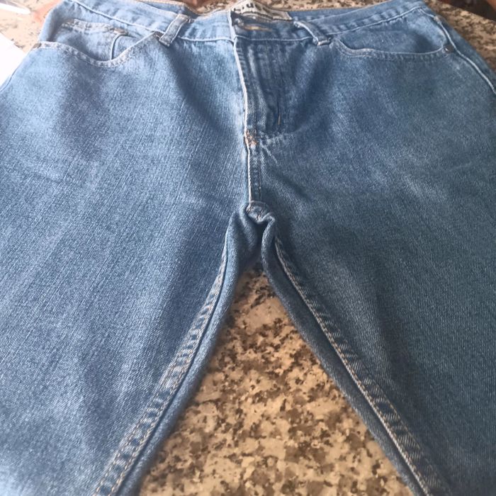 Vendo lote de 2 pares de calças de ganga Diversas calças de ganga para