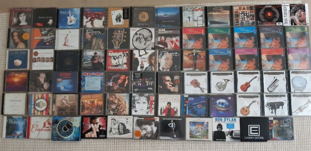 Lote CD BB King, Cash, Elton John, Metallica, Pink Floyd, U2, etc