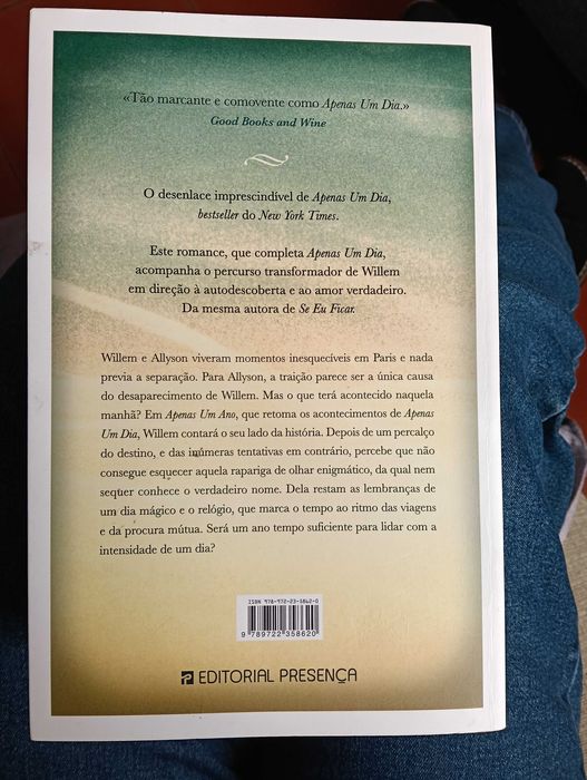 Livro, apenas um ano