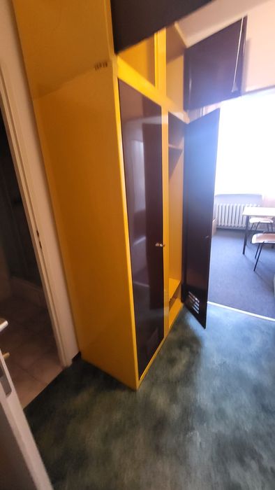 Szafa metalowa na kluczyk.