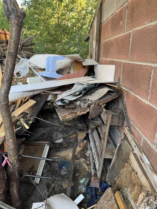 Вивіз сміття. Вивіз хламу. Вивіз мотлоху.