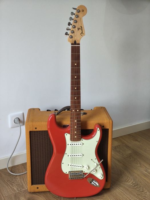 Fender Stratocaster Player limited edition Fiesta Red