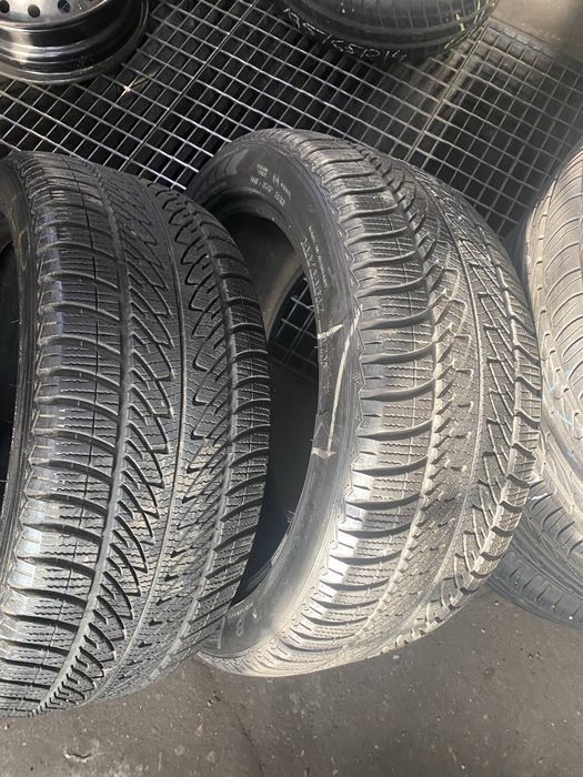 Opony zimowe para 235/45R17 Goodyear Ultragrip 8 97V 14r.6.2mm
