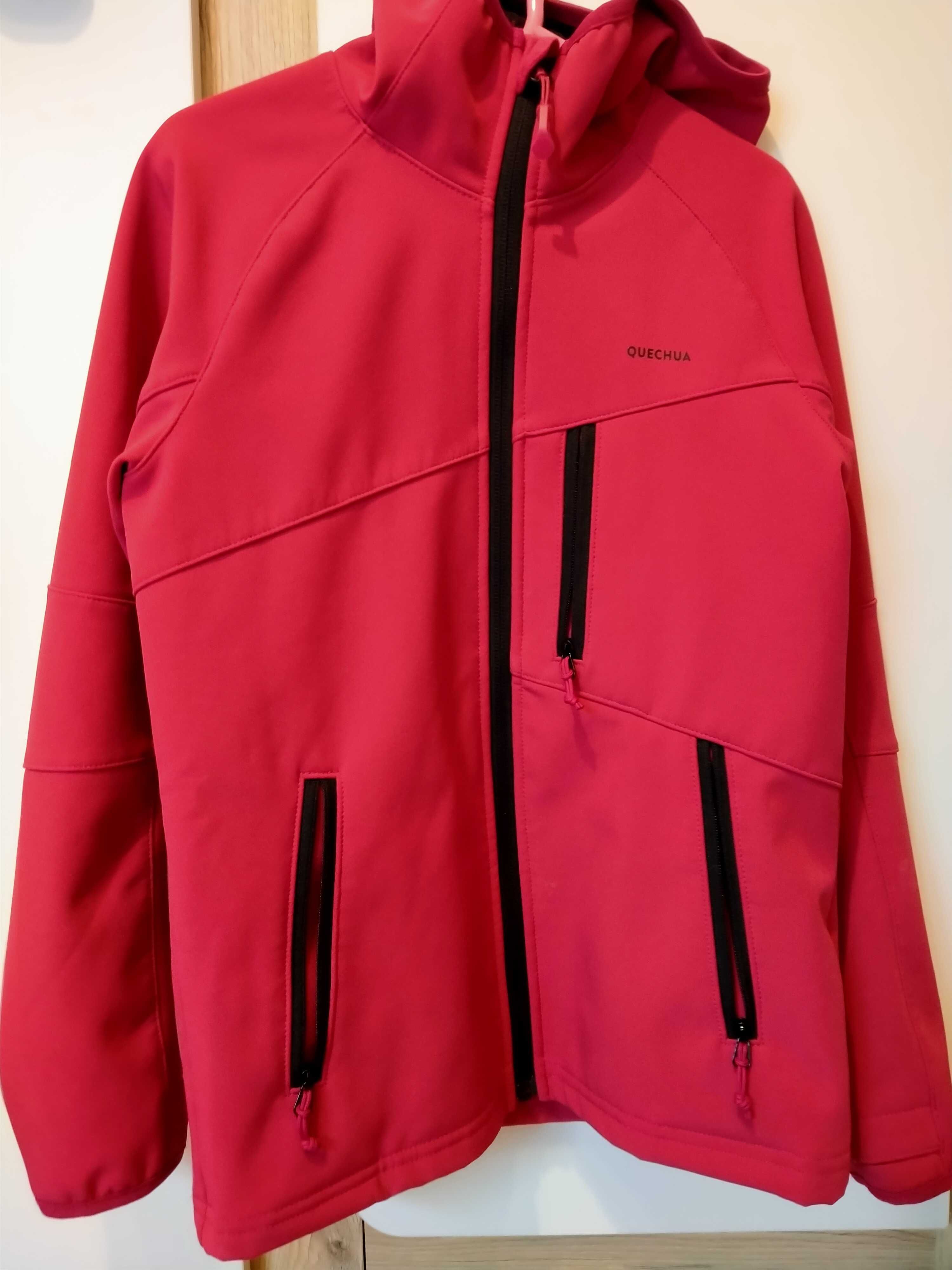 czerwony softshell 123/130 Decatlon /7-8 lat