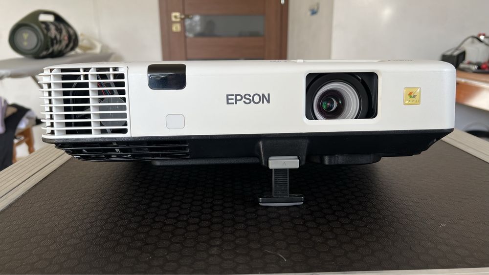 Projektor rzutnik multimedialny prezentacyjny Epson Eb-1930