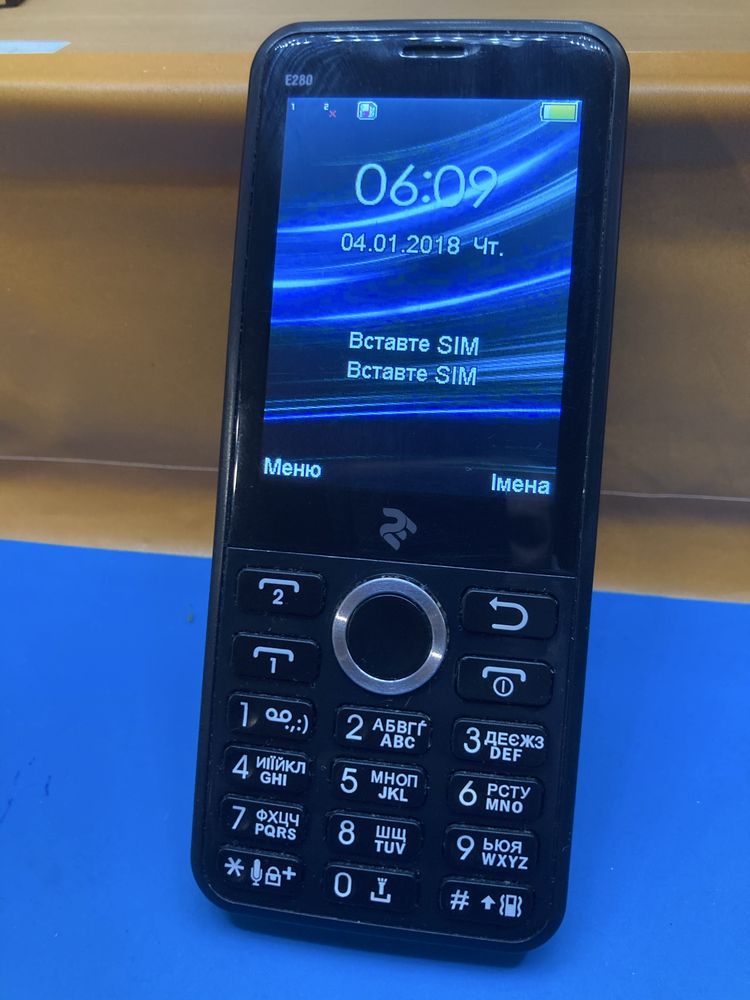 Кнопочний телефон нокія 1280.  2Е е280
