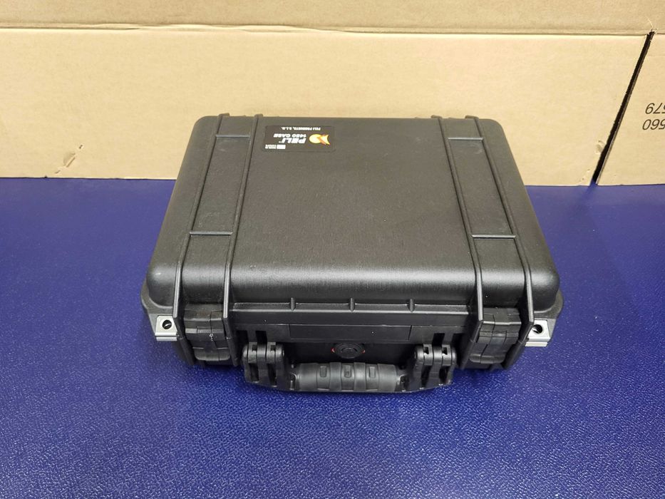 PELI 1450 (37x26x15) pianka / black Pelican walizka, FAKTURA