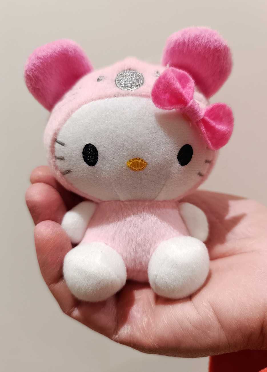 Coleção Exclusiva de 12 Peluches Hello Kitty p/Fãs e Colecionadores