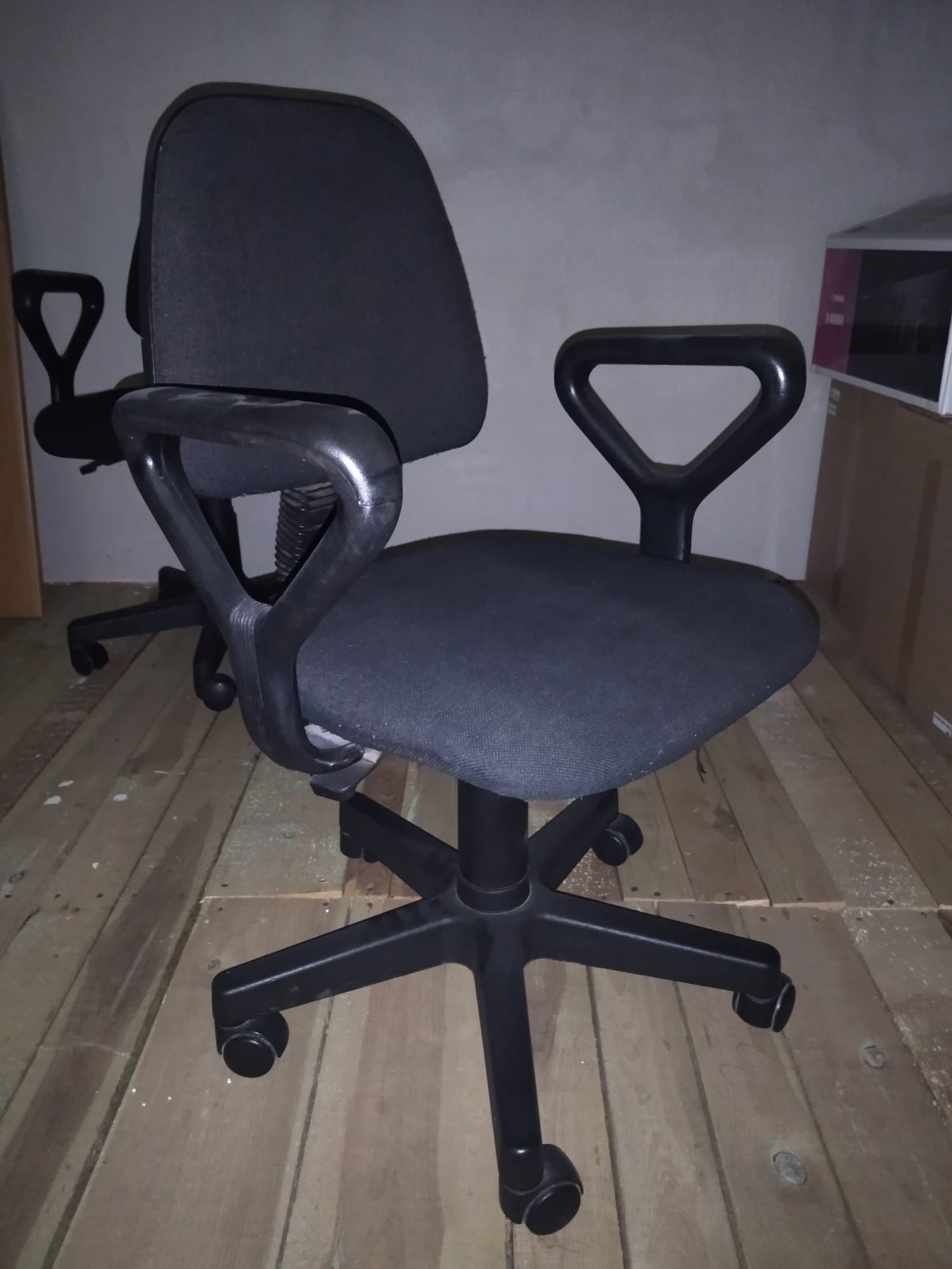 Krzesła na kółkach
