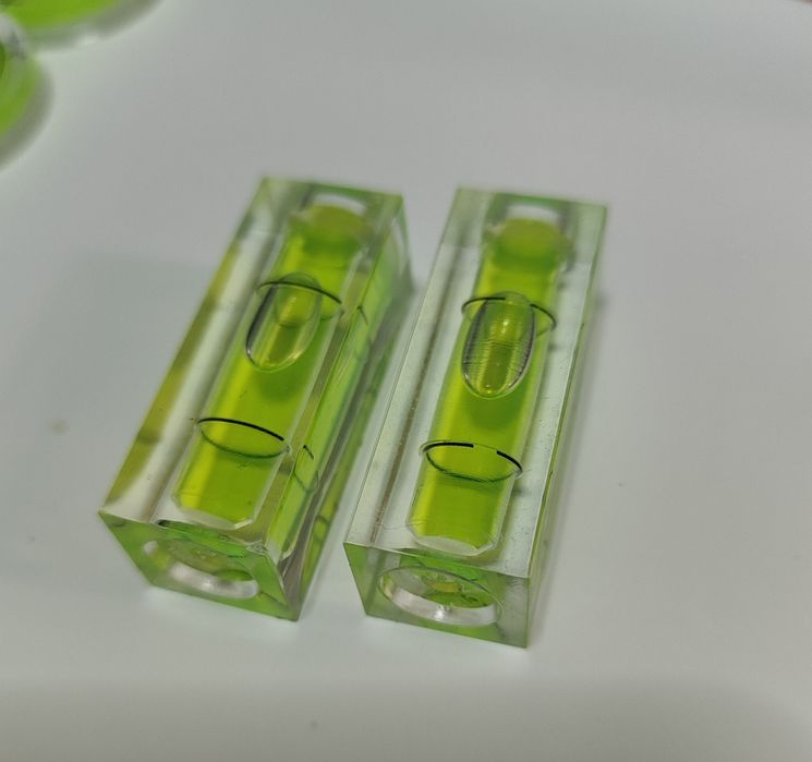 Уровни пузырьковые для настройки проигрывателя винила