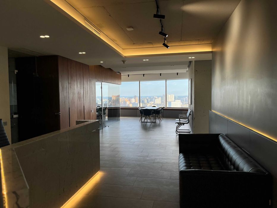 Оренда видового офісу без % 260м2 Карнегі центр Кловський узвіз 7 Loft