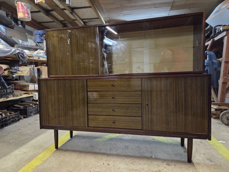 Kredens prl b.ładny stan