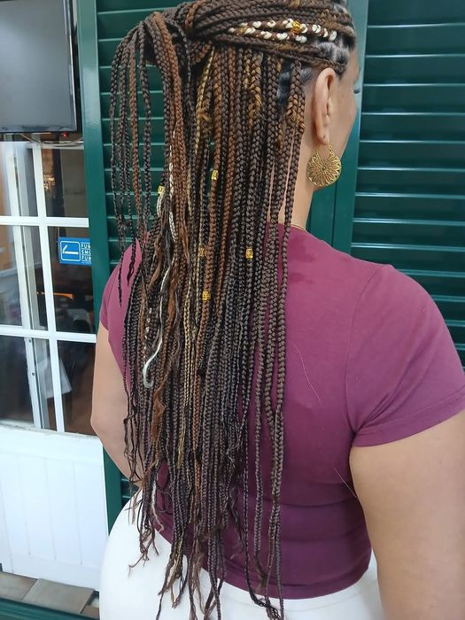 Tranças Africanas e venda de Extensões
