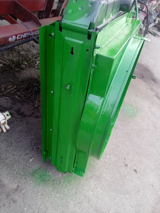 Продам радіатор Джон дир 1065--965