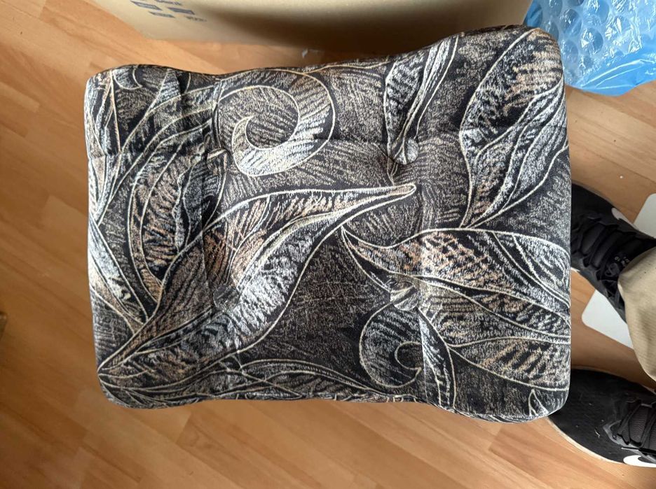 Oddam 2 pufy za darmo