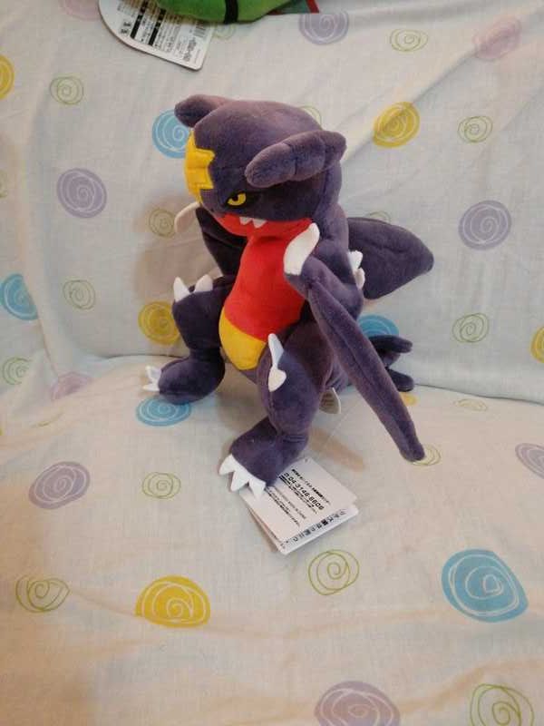Pokémon peluche garchomp