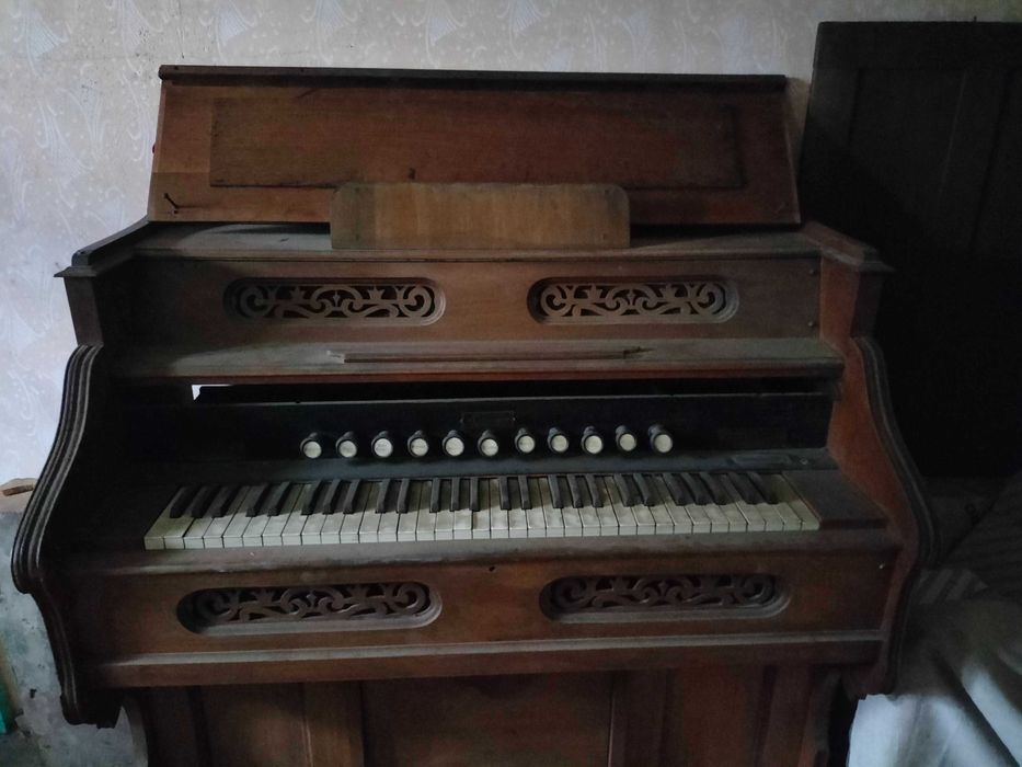 Zabytkowe organy pompowe z miechem