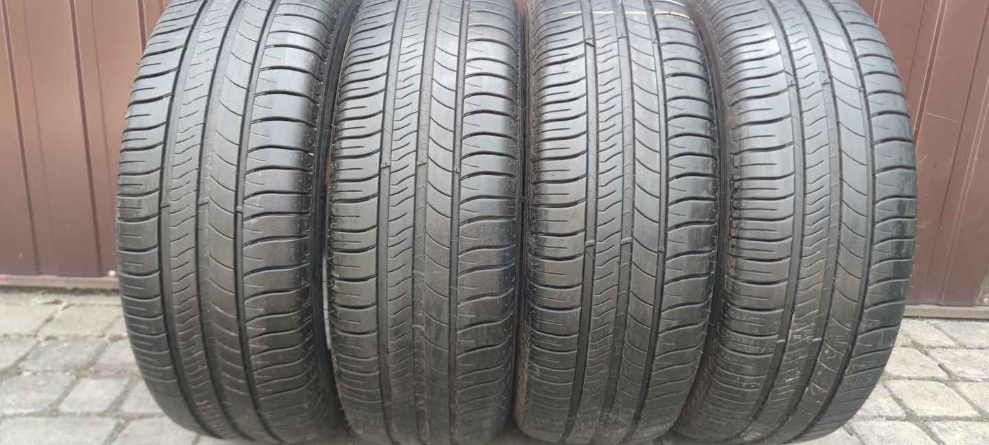 205/60/16 Michelin energy saver 17r