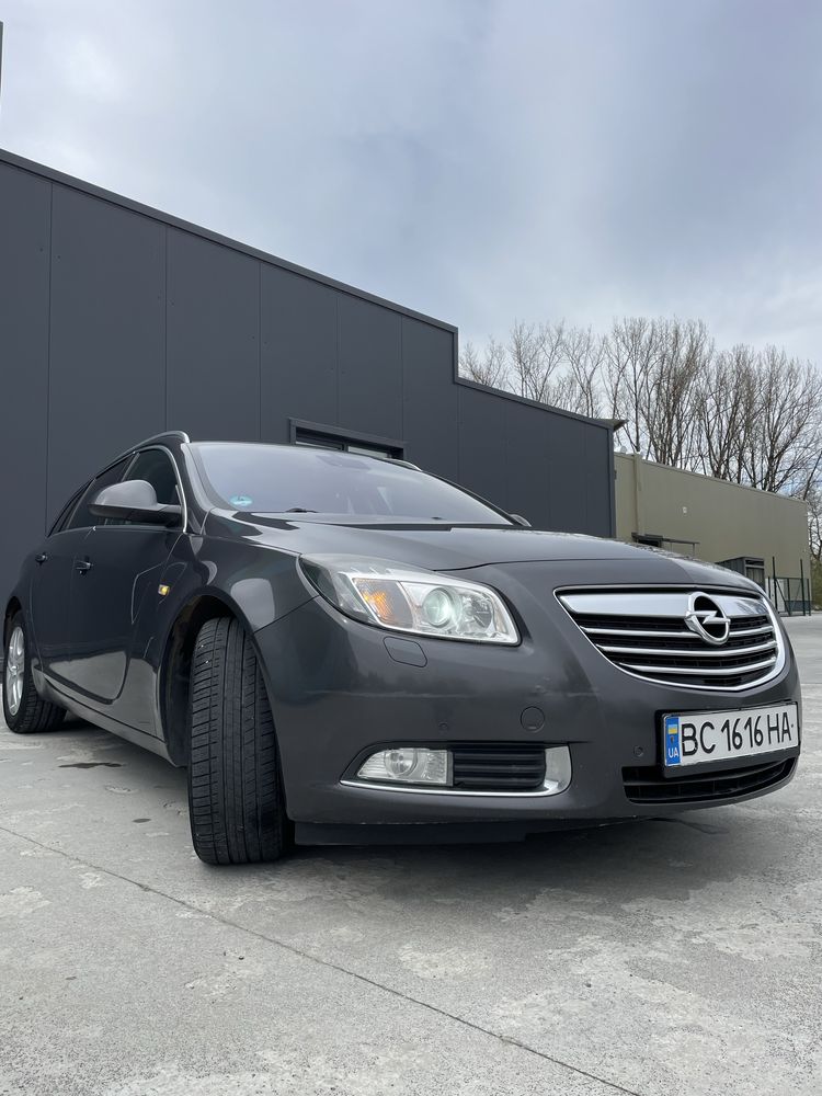 Opel Insignia 2.0 дизель Автомат