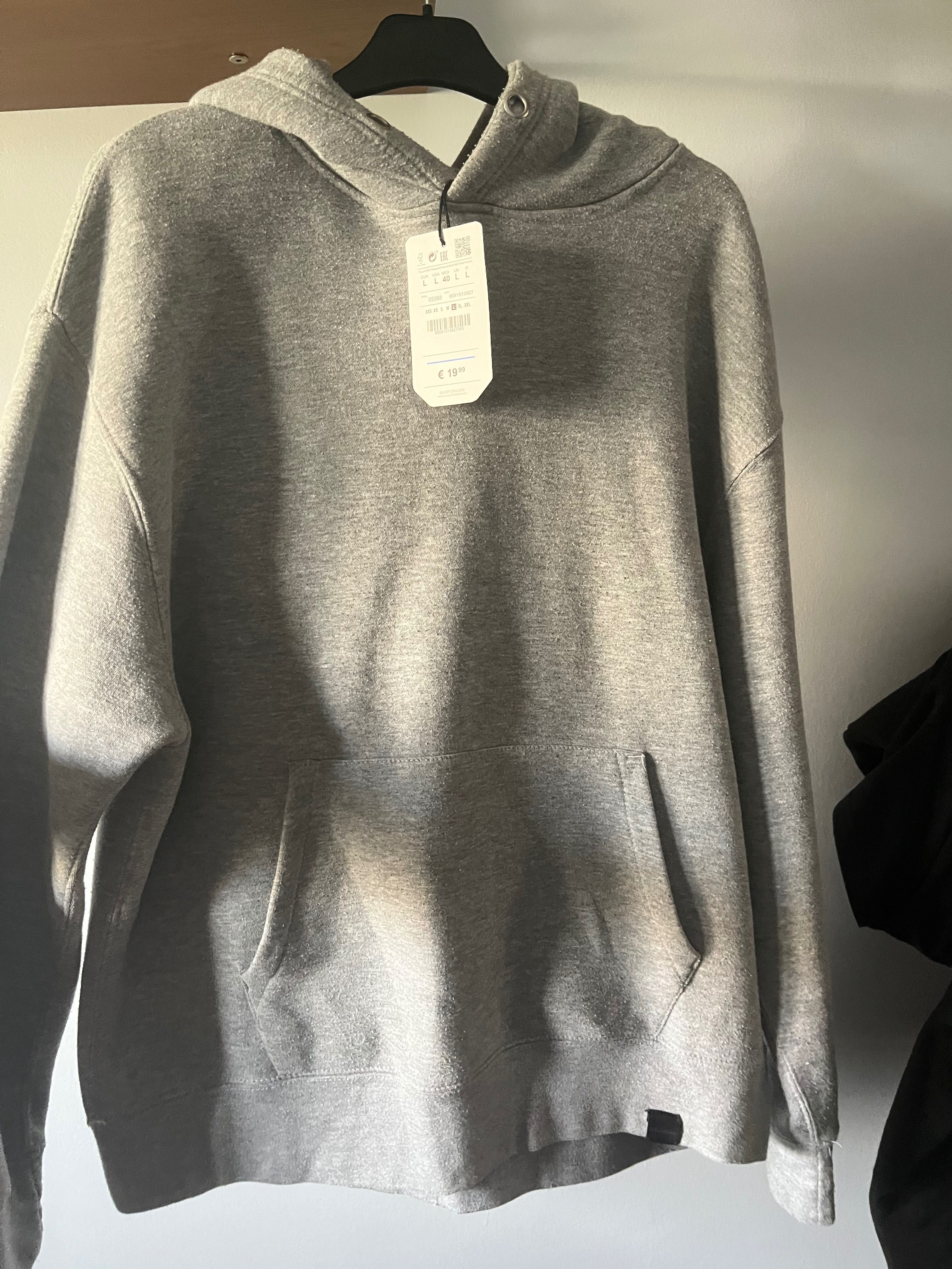 Sweatshirt Básica com Capuz