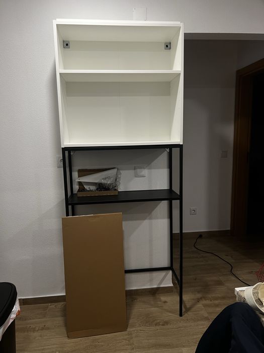 Armário ikea com estrutura em preto