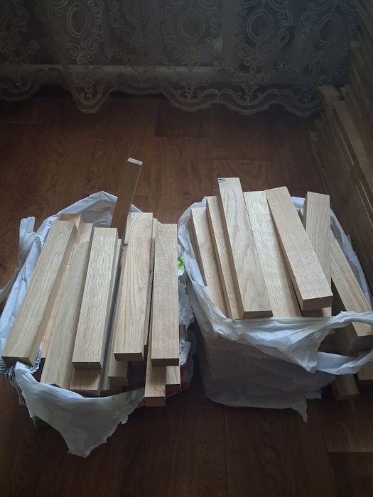 Дошки дубові та палки