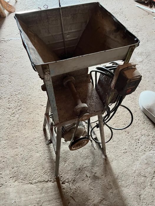 Зерно дробілка - млинок