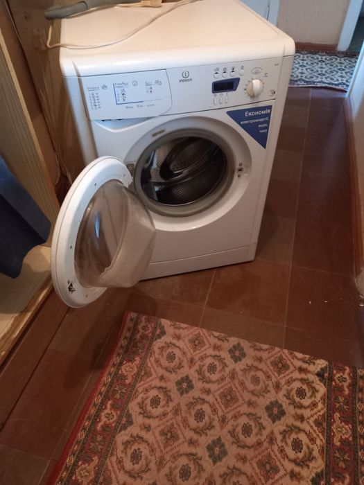 Стиральная машина Indesit