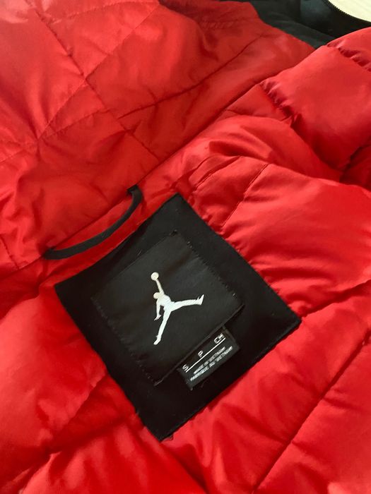Продам пуховик Jordan в хорошем состоянии