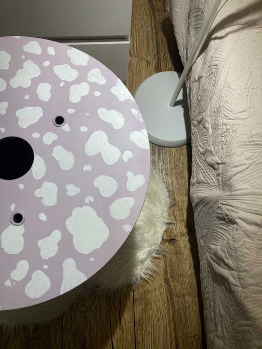 Dwustronny stolik dzieciecy ze szpuli